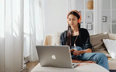 Student in advanced study program